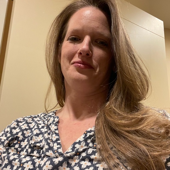 Meet your Posher, Serena - Picture 1 of 1